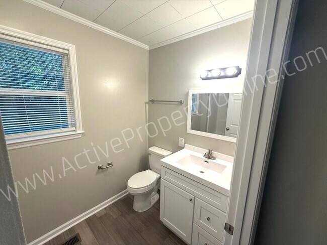 Building Photo - 1803 Canterbury Rd