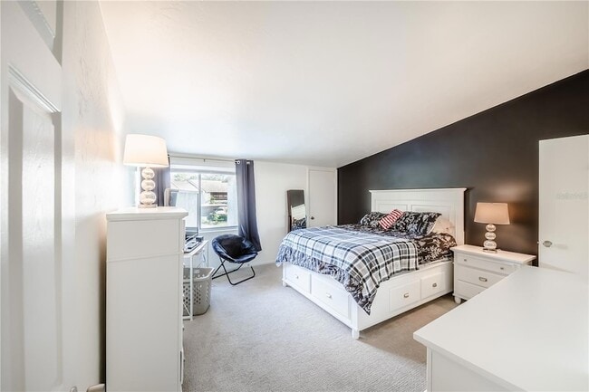 Building Photo - 722 White Pine Tree Rd