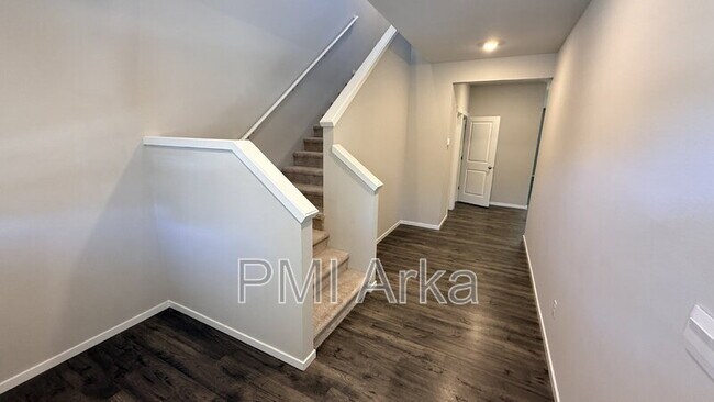 Building Photo - 10823 32nd St NE
