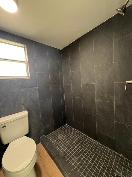 Building Photo - 3001 Thrush Dr