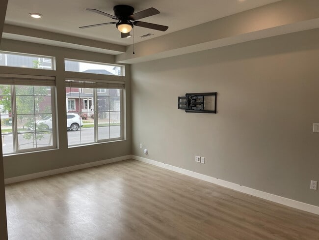 Building Photo - 153 E Brushy Canyon St