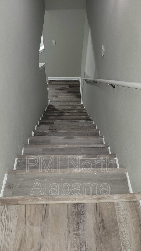 Building Photo - 214 Farmington Dr