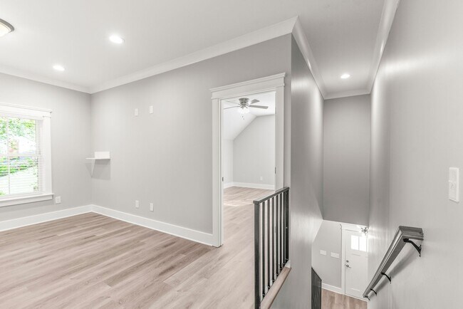 Building Photo - Beautiful Home with a Backyard Deck in Bid...