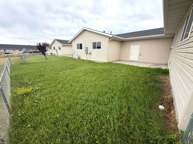 Building Photo - 7917 Quail Dr