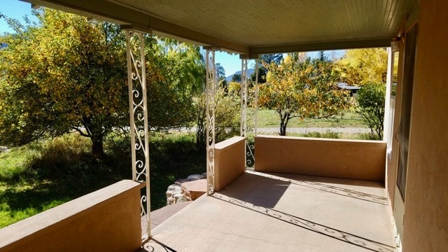Covered sitting porch - 7850 Co Rd 203