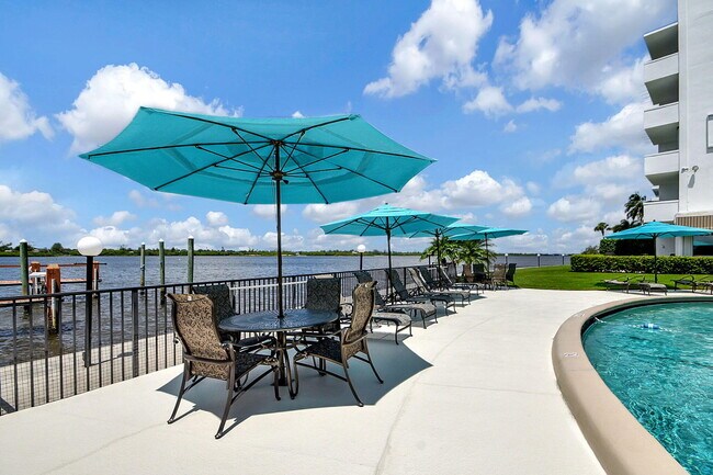 Building Photo - 2840 S Ocean Blvd