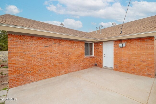 Building Photo - 8620 Campana Ct