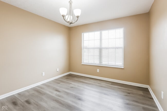 Building Photo - 6672 Colleens Way