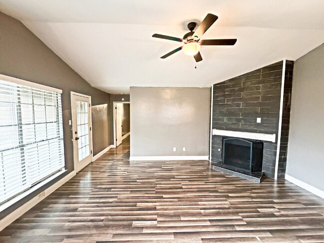 Building Photo - 14431 Woods Hole Dr