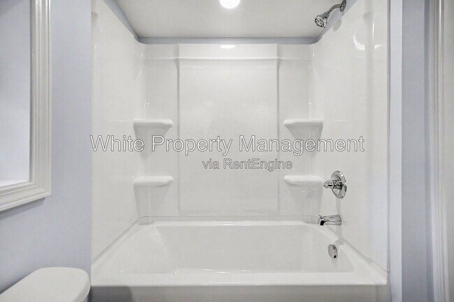 Building Photo - 841 McArthur Ave