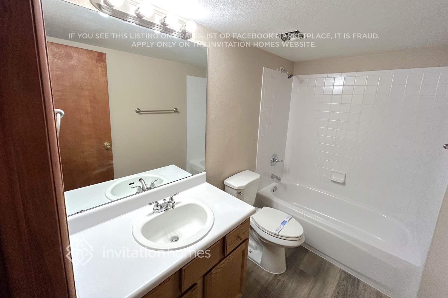 Building Photo - 10051 Shoshone Way