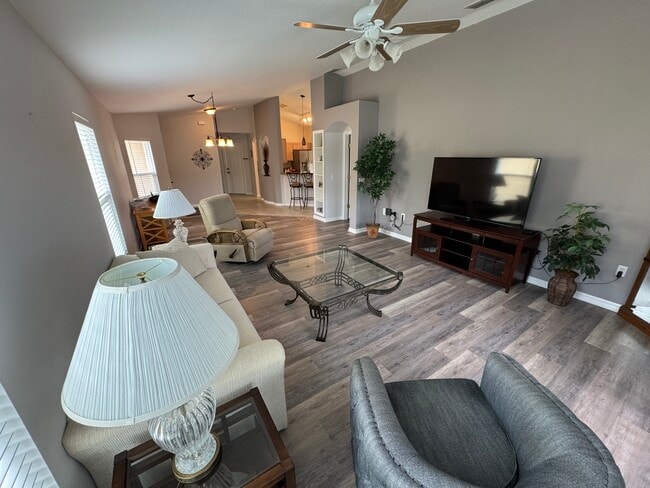 Building Photo - 304 Acadia Dr