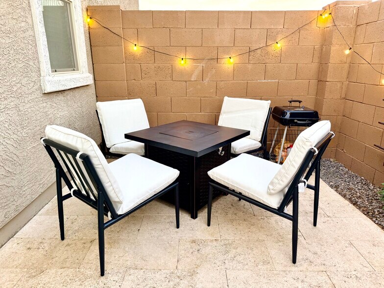 Building Photo - 4013 W Buist Ave