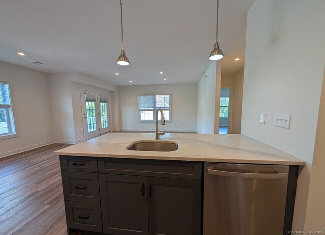 Building Photo - 138 Highland Ave