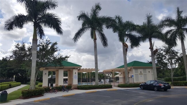 Building Photo - 897 Briar Ridge Rd