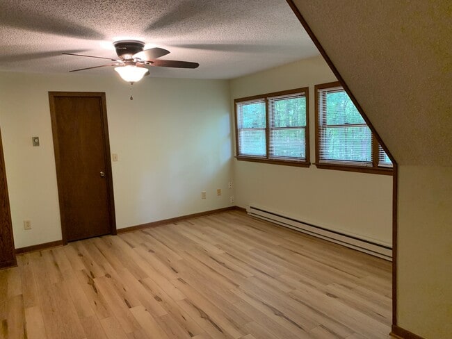 Building Photo - 32 Cedar Hill Ln