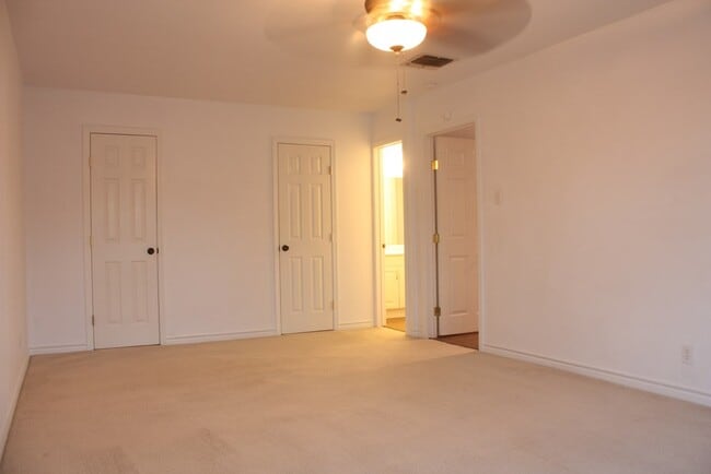 Building Photo - 1316 Carol Ann Dr