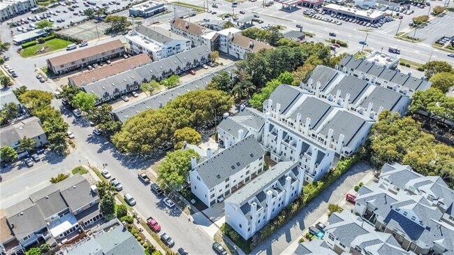 Building Photo - 2304 Bergen Ct