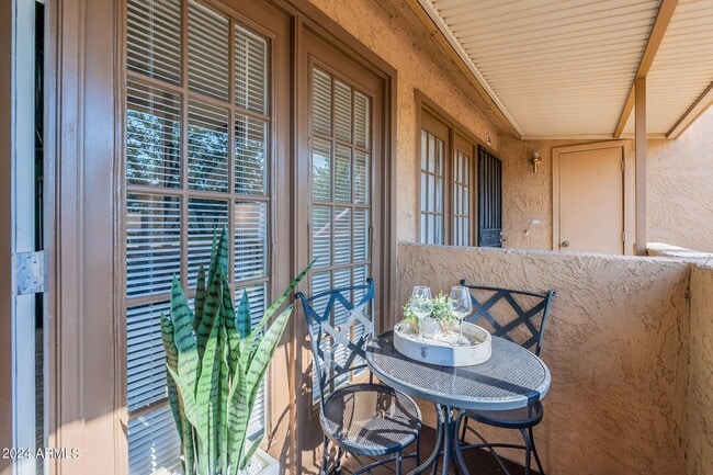 Building Photo - 4901 S Calle Los Cerros Dr
