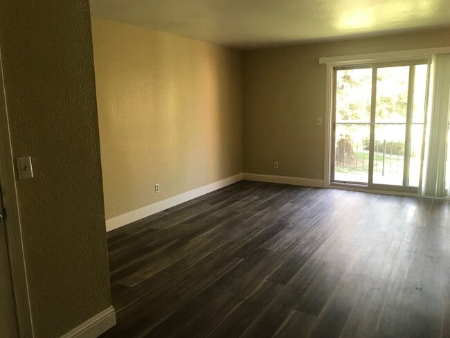 Building Photo - 3591 Quail Lakes Dr