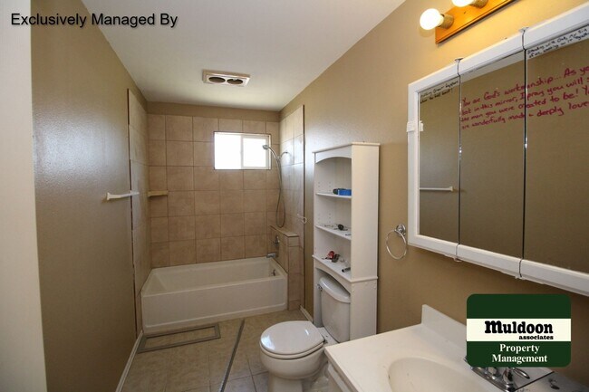 Building Photo - 7380 Maine Ln