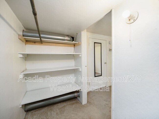 Building Photo - 620 S 900 E