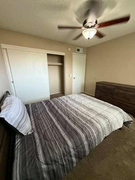 Building Photo - 14209 N 45th Ave