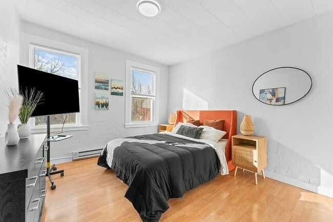 Building Photo - 8 Everett St