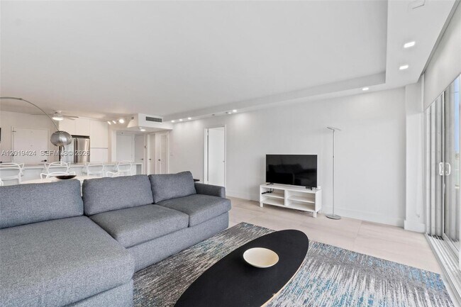 Building Photo - 5700 Collins Ave
