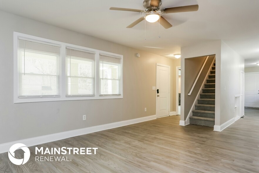 Building Photo - 4450 McLain Cir