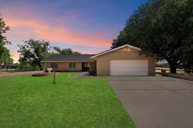 Building Photo - 23265 Vía Del Arroyo