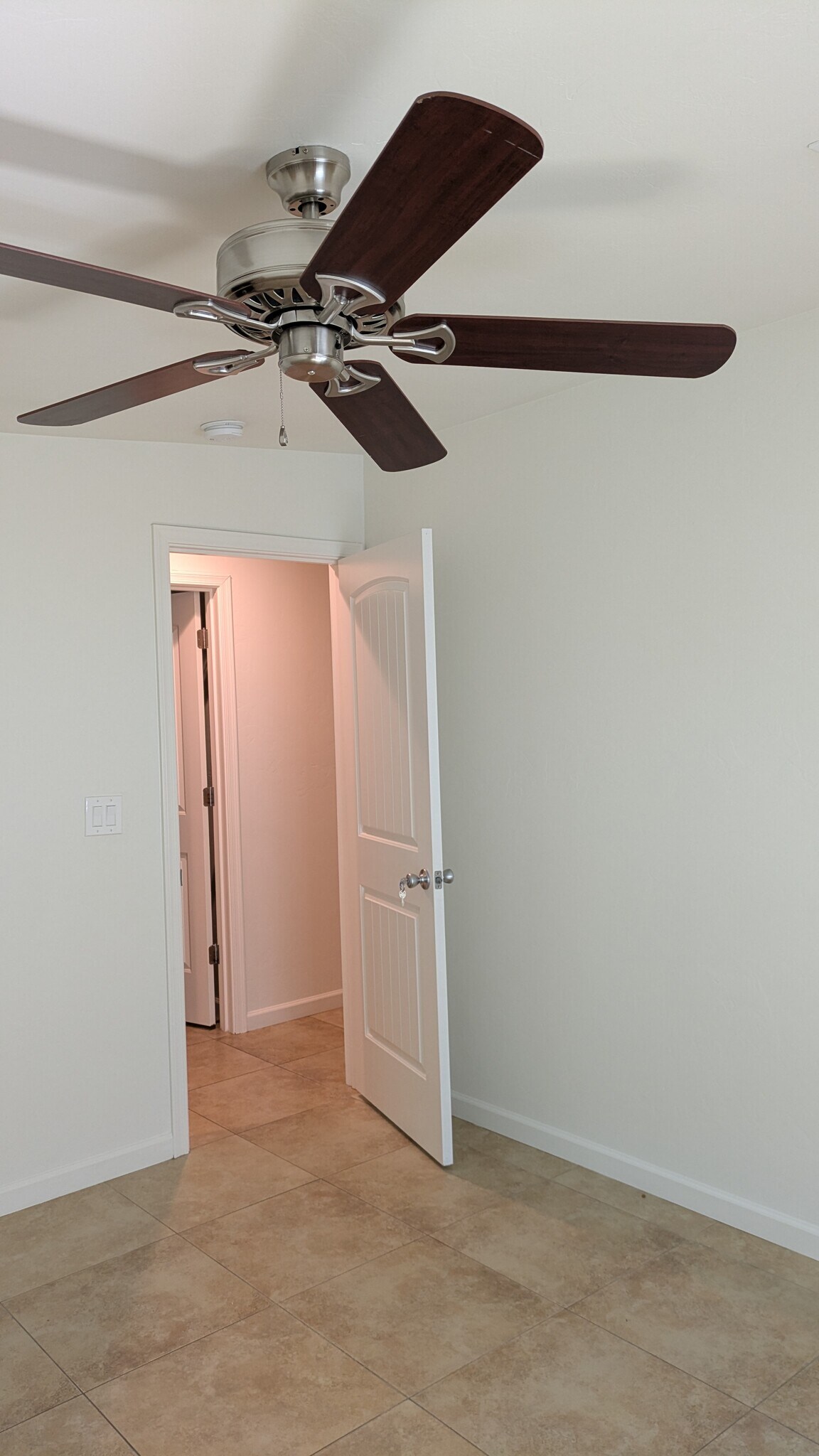 Building Photo - 427 East Waverly Street