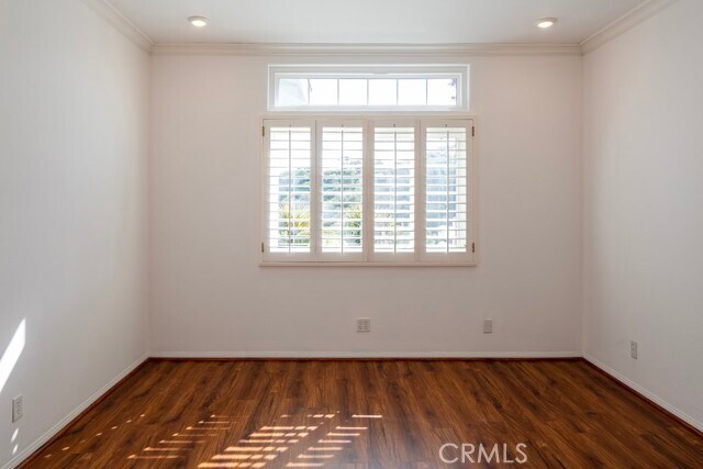 Building Photo - 930 Poppy Ln