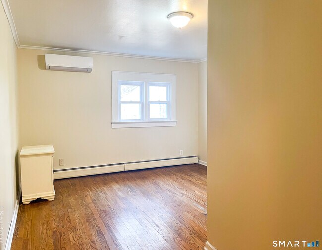 Building Photo - 155 Bouton St