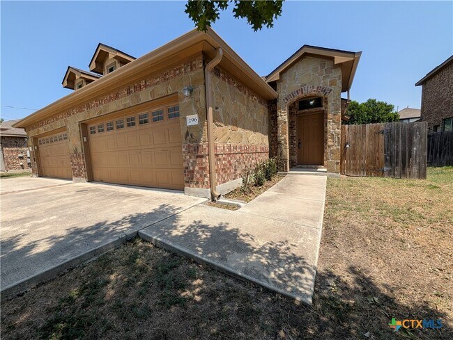 Building Photo - 296 Rosalie Dr