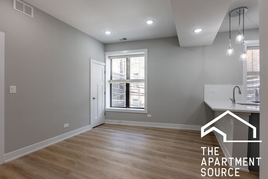 Building Photo - 432 W Belden Ave