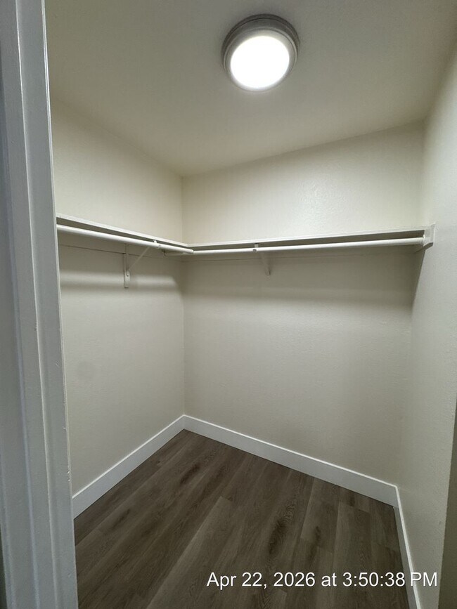 Building Photo - MOVE IN READY! 2 WEEKS OFF!! NO APP FEE! UPSTAIRS UNIT WITH BALCONY!