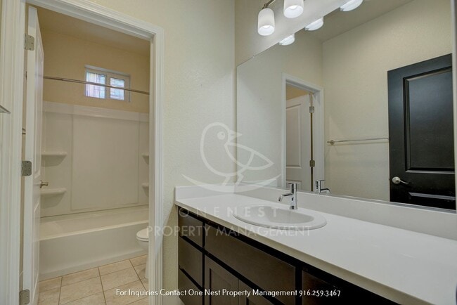 Building Photo - Early Summer move in, available ASAP 4 bd 3 bth backyard and balcony
