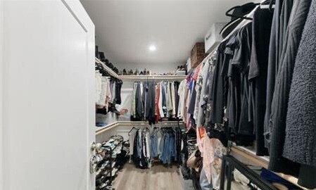 Building Photo - 6435 Kanan Dume Rd