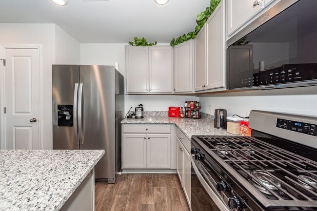 Building Photo - 3 Bedroom, 2.5 Bathroom Townhome in Carolina Groves - Moncks Corner