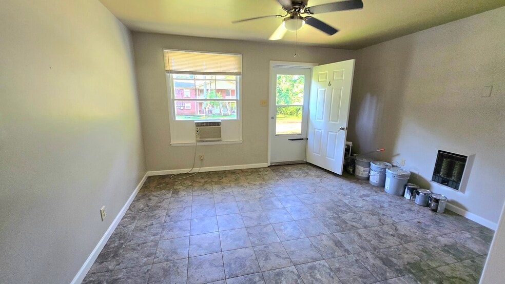 Building Photo - 1503 Golf Club Ln