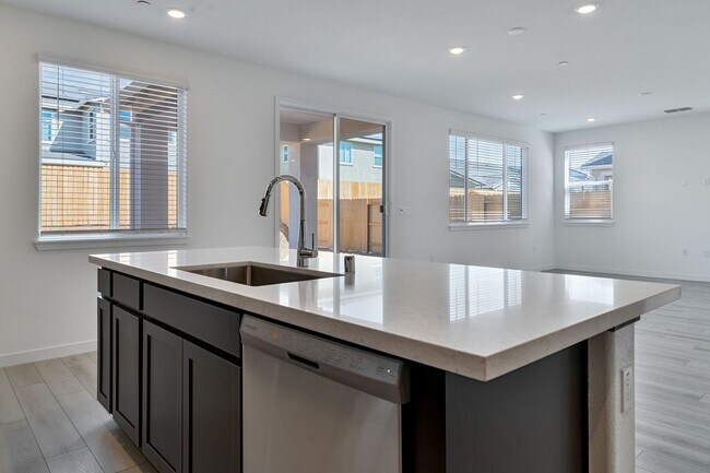Building Photo - Brand-New 4BR Home with Solar in Rancho Co...