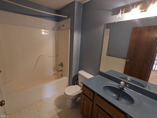 Building Photo - 4 br, 4 bath House - 409 West Concord Road