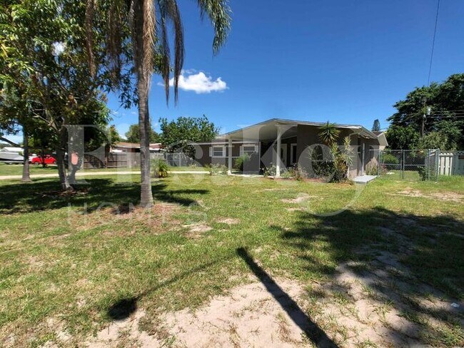 Primary Photo - 5112 43rd Ave W