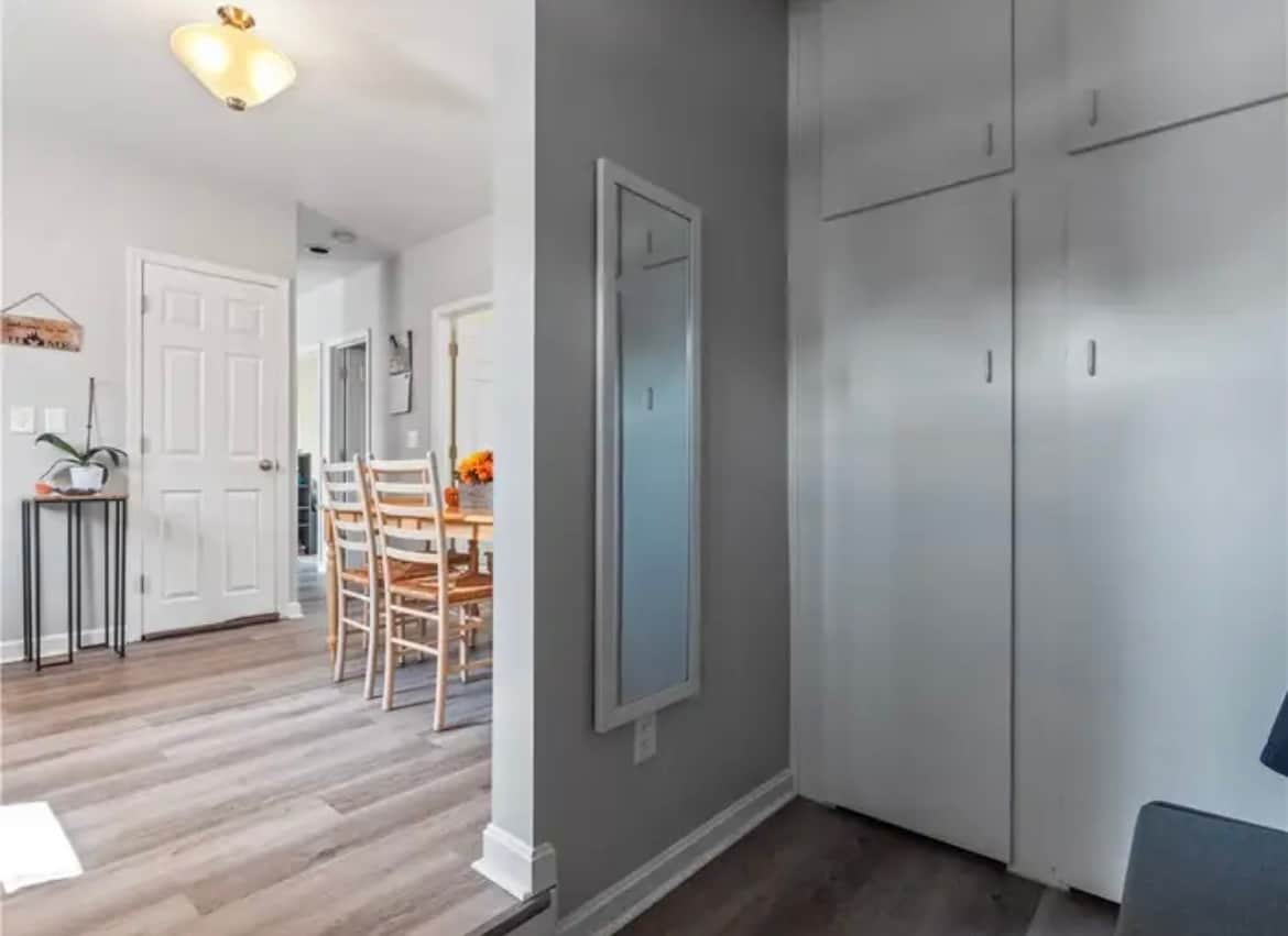 Building Photo - 406 N Broadway