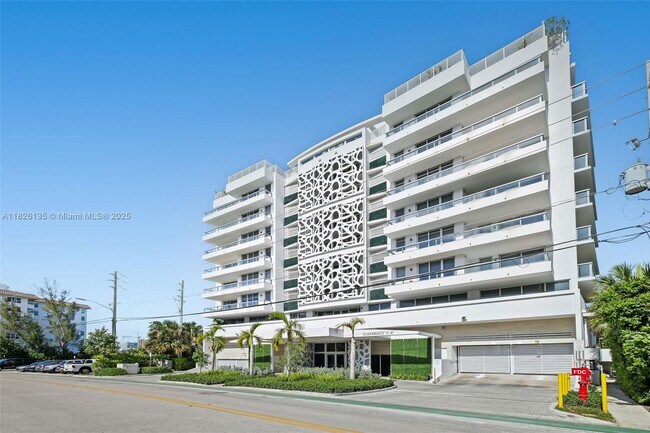 Primary Photo - 9261 E Bay Harbor Dr