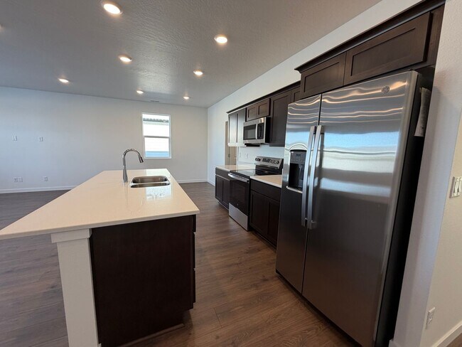 Building Photo - Brand New Post Falls Home!!