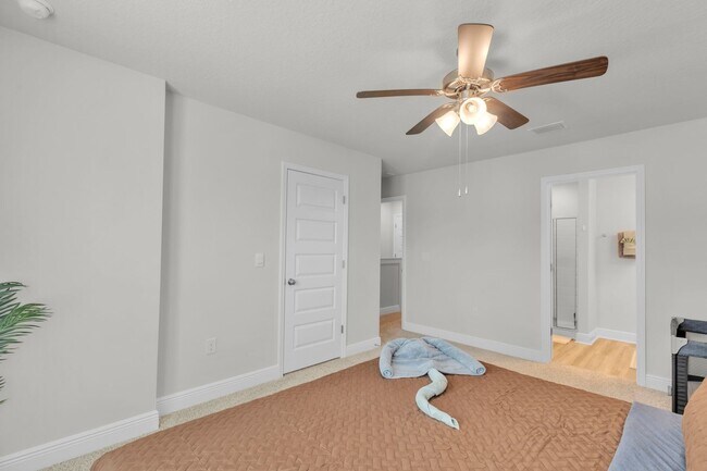 Building Photo - 5724 Sandy Walk St