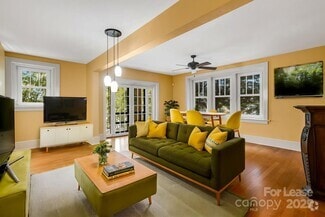 Building Photo - 203 6th Ave W