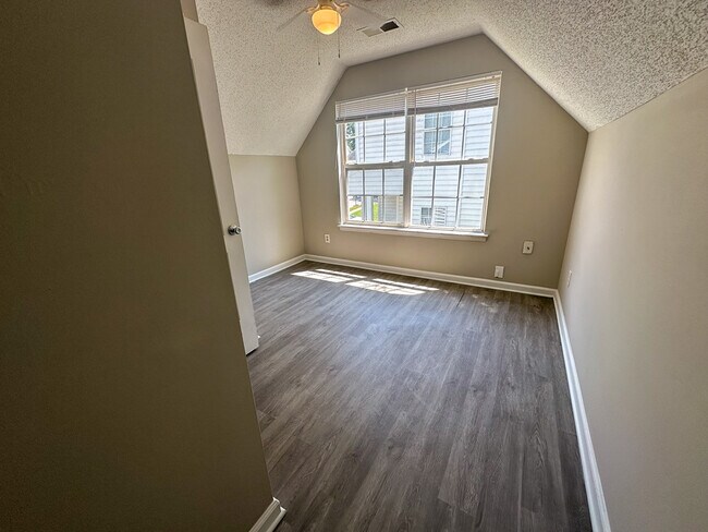 Building Photo - 12143 Brownestone View Dr